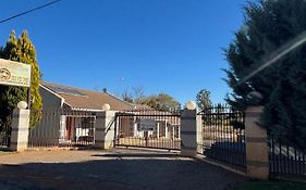 Kuruman Paradise Lodge